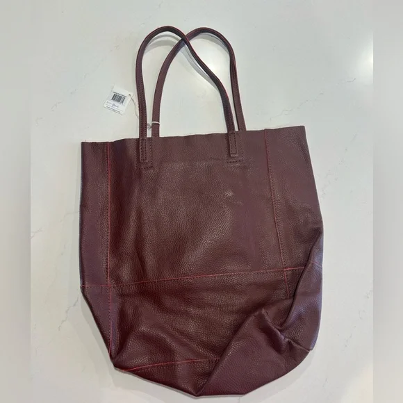 Sseko Safari Bucket Bag in oxblood/wine color - Picture 2 of 4